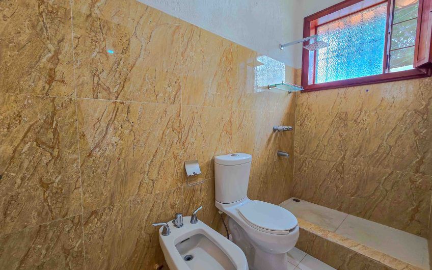 Casa de Una Planta con 461 m2 de lote en Santa Ana Piedades