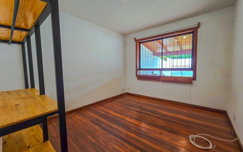 Casa de Una Planta con 461 m2 de lote en Santa Ana Piedades