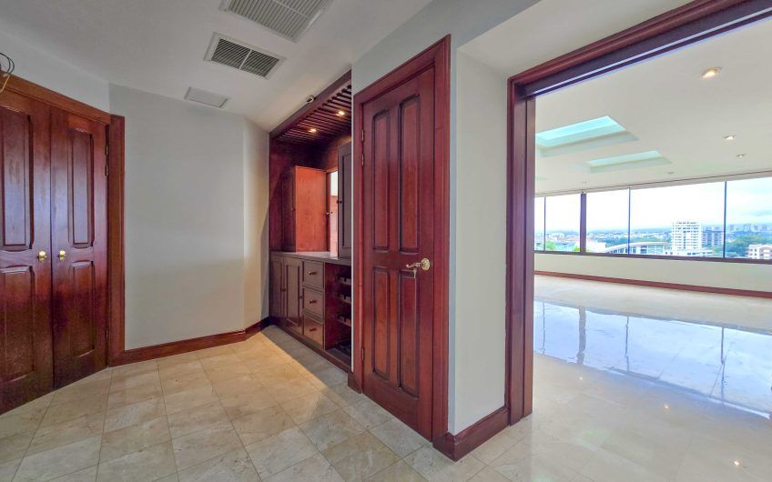 Lujoso apartamento con vista x La Paco San Rafael Escazú