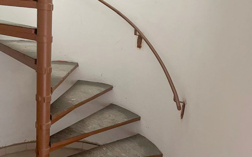 Apartamento + bodega (con uso suelo ZMRC) en Sabana Sur x Torre Universal