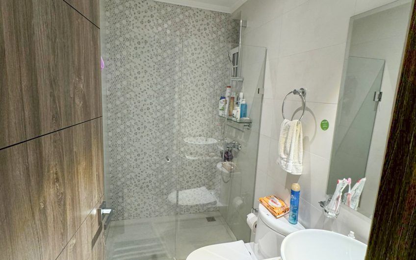 Apartamento de 2 habit. con terraza en Sabana Norte