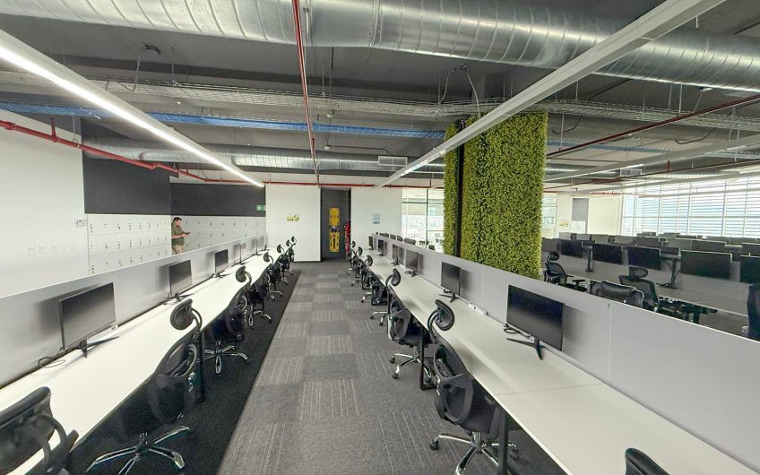 Oficina de 585 m2 en Oficentro Torre Cordillera Rohrmoser Pavas