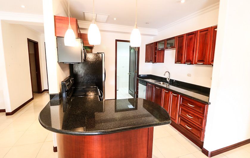 Riverside San Rafael Escazú! Apartamento con vista y línea blanca