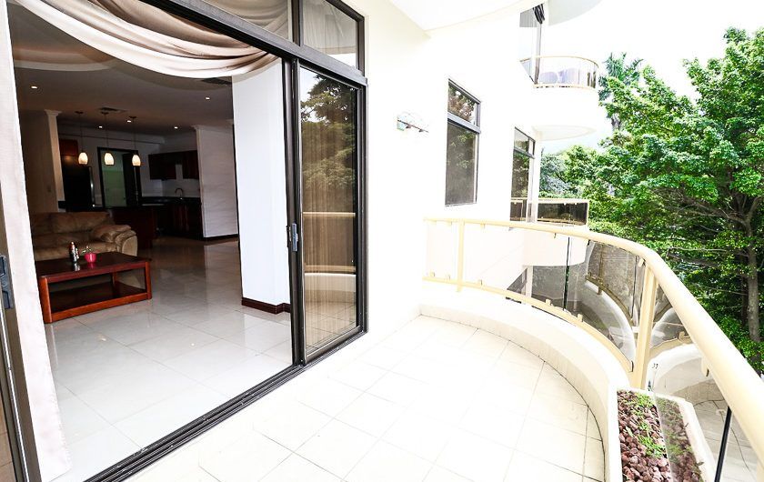 Riverside San Rafael Escazú! Apartamento con vista y línea blanca