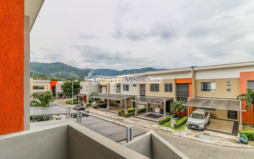 Condo contemporáneo amueblado con jardín en Santa Ana Pozos