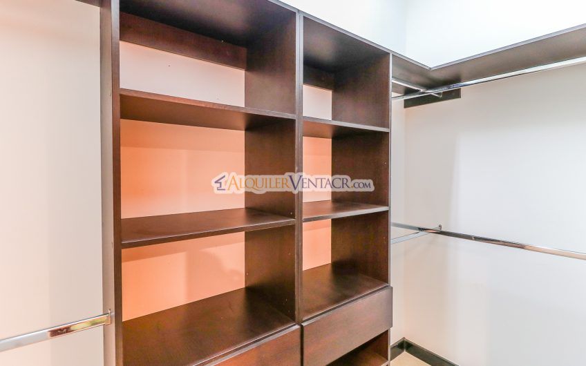 Condo contemporáneo amueblado con jardín en Santa Ana Pozos