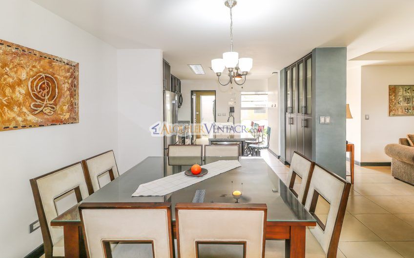 Condo contemporáneo amueblado con jardín en Santa Ana Pozos