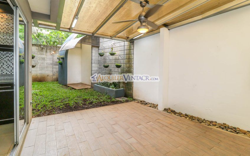 Condo contemporáneo amueblado con jardín en Santa Ana Pozos