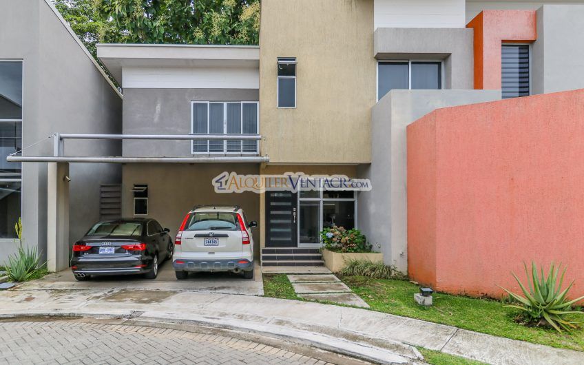 Condo contemporáneo amueblado con jardín en Santa Ana Pozos