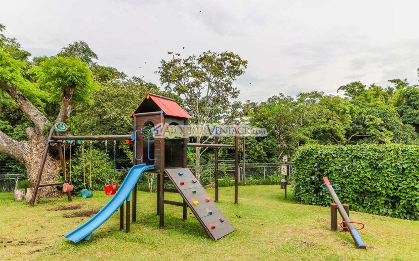 Condo contemporáneo amueblado con jardín en Santa Ana Pozos