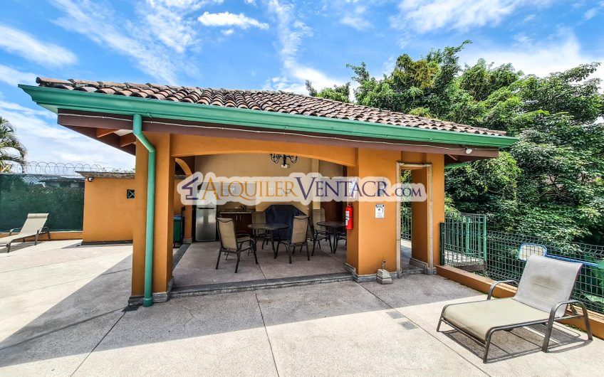 Apartamento en 1er nivel en San Rafael Escazú