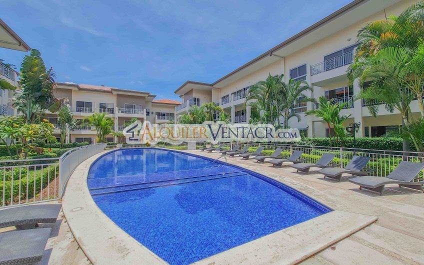 Apartamento con línea blanca y terraza en San Rafael Escazú x Country Club