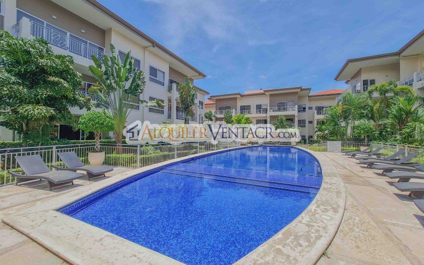 Apartamento con línea blanca y terraza en San Rafael Escazú x Country Club