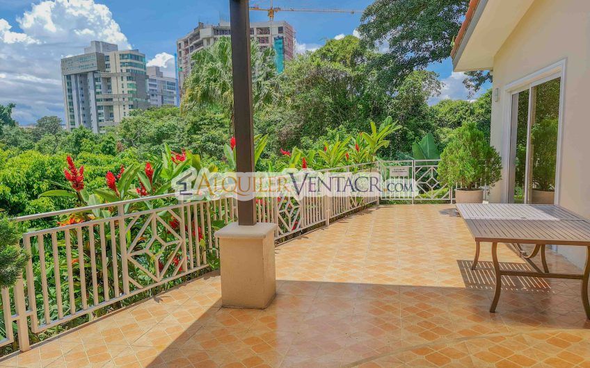 Apartamento con línea blanca y terraza en San Rafael Escazú x Country Club