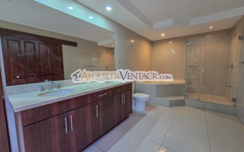 Apartamento de 220 m2 con vista en Bello Horizonte Escazú