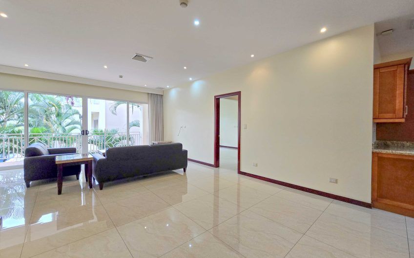 Apartamento con línea blanca y terraza en San Rafael Escazú x Country Club