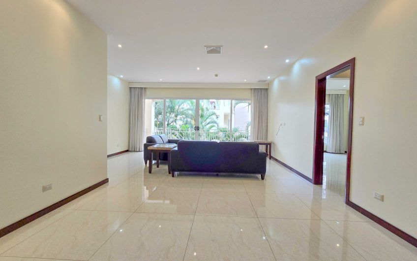 Apartamento con línea blanca y terraza en San Rafael Escazú x Country Club