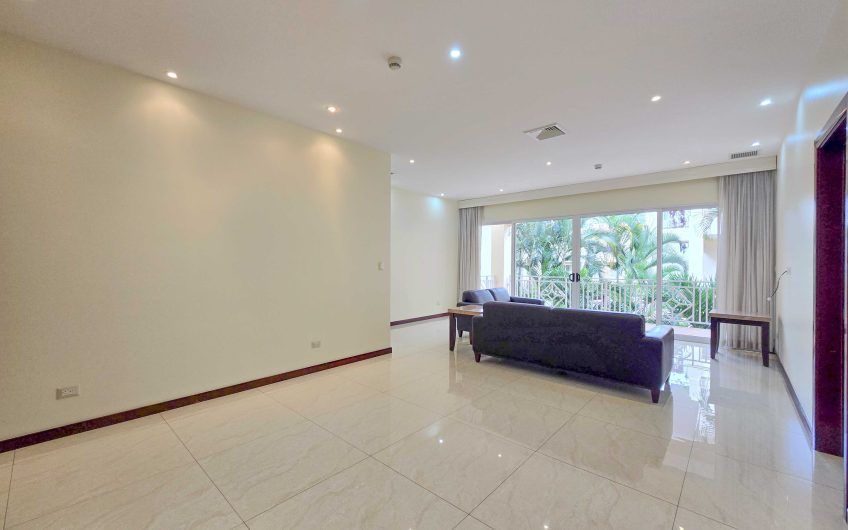 Apartamento con línea blanca y terraza en San Rafael Escazú x Country Club
