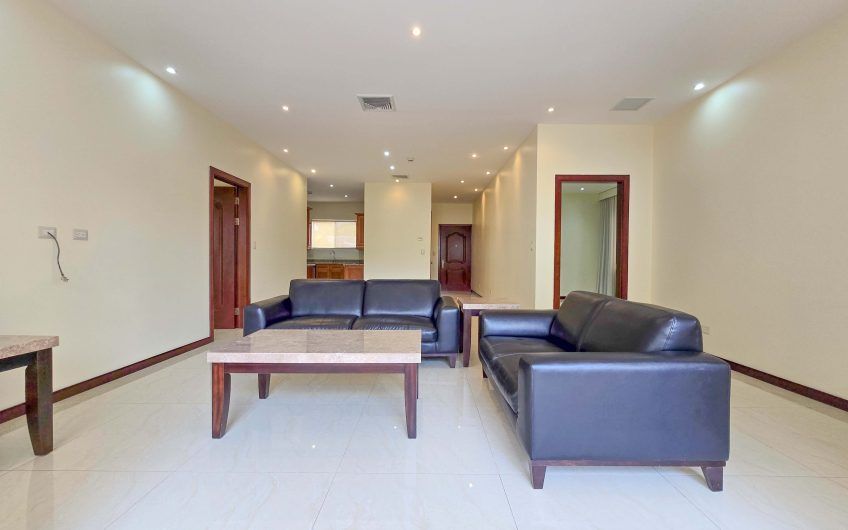 Apartamento con línea blanca y terraza en San Rafael Escazú x Country Club
