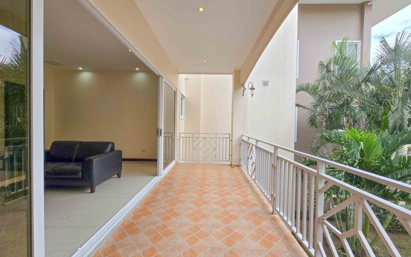 Apartamento con línea blanca y terraza en San Rafael Escazú x Country Club