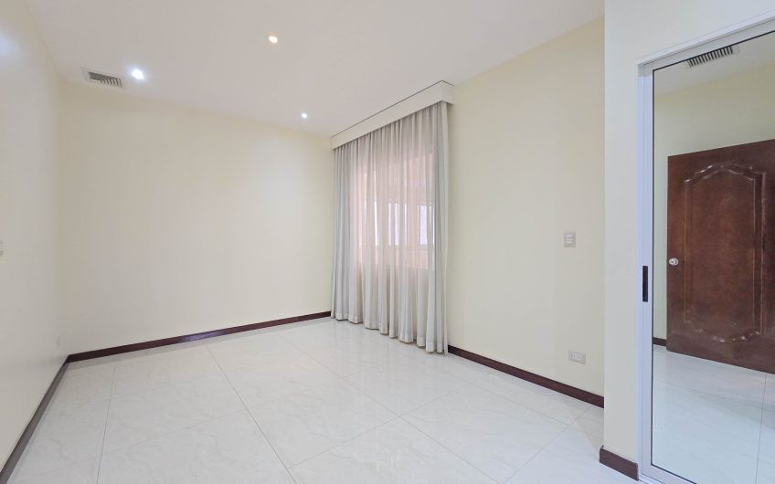 Apartamento con línea blanca y terraza en San Rafael Escazú x Country Club