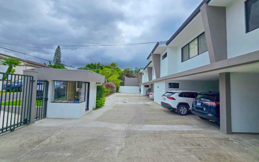 Condo esquinero de 250 m2 con terraza en San Rafael Escazú