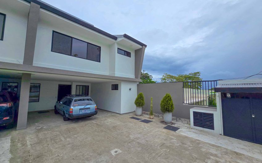 Condo esquinero de 250 m2 con terraza en San Rafael Escazú