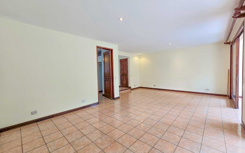 Condo esquinero de 250 m2 con terraza en San Rafael Escazú