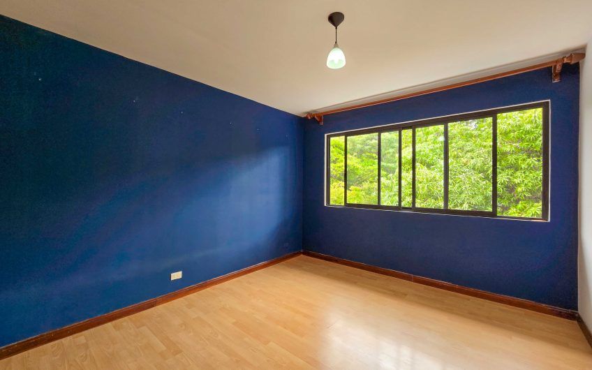 Condo esquinero de 250 m2 con terraza en San Rafael Escazú