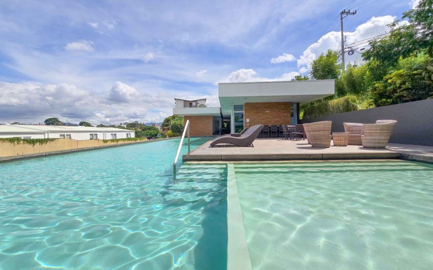 CAIA Bello Horizonte Escazú! Apartamento amueblado con vista