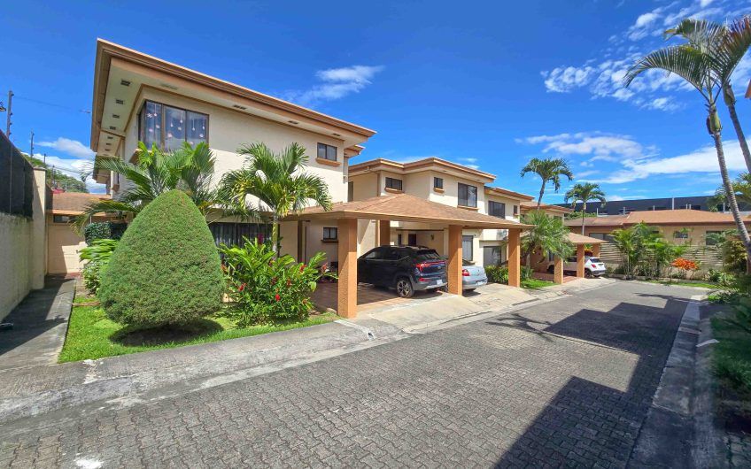 Condominio de 3 habit. en Guachipelín Escazú