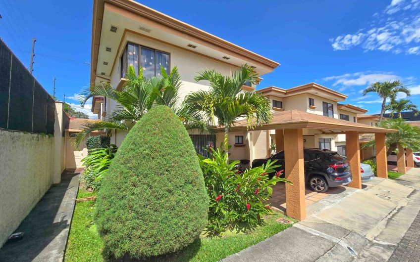 Condominio de 3 habit. en Guachipelín Escazú