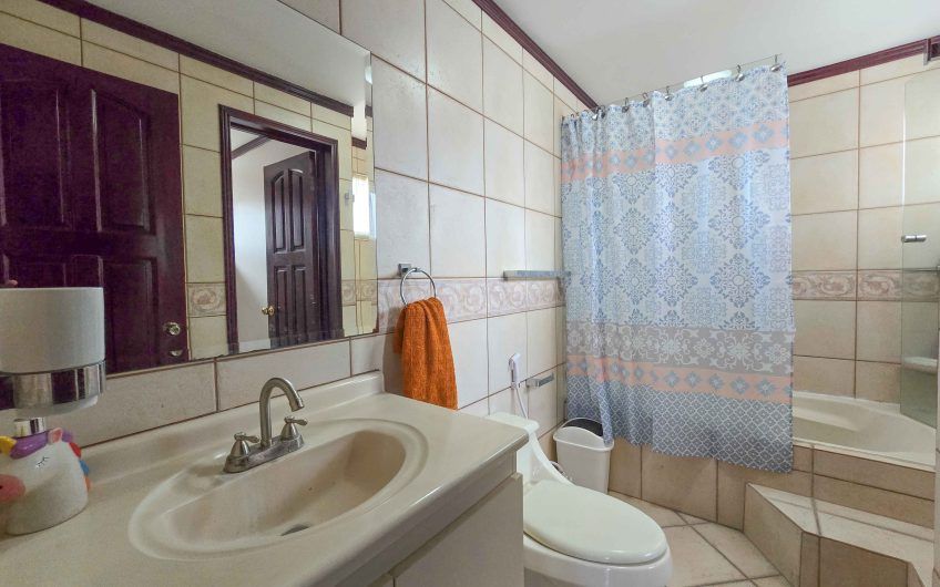 Condominio de 3 habit. en Guachipelín Escazú