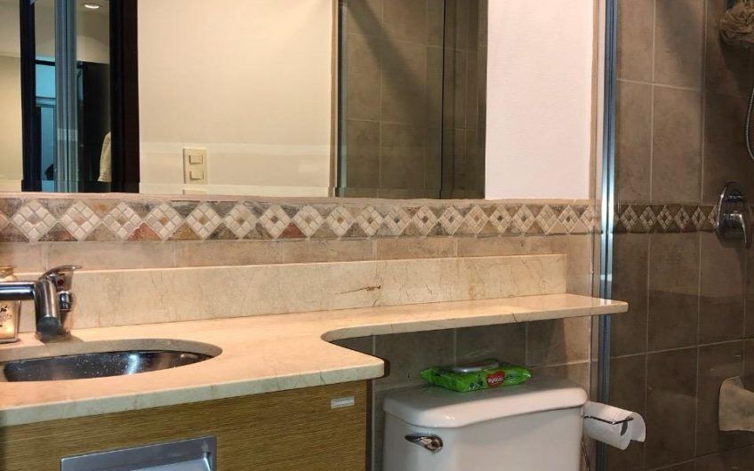 Avalon Santa Ana Centro! Apartamento amueblado con balcón