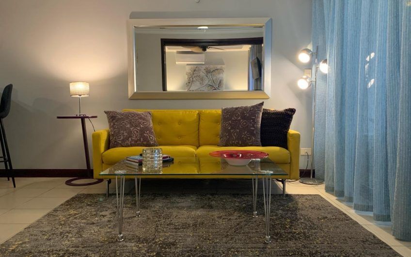 Avalon Santa Ana Centro! Apartamento amueblado con balcón