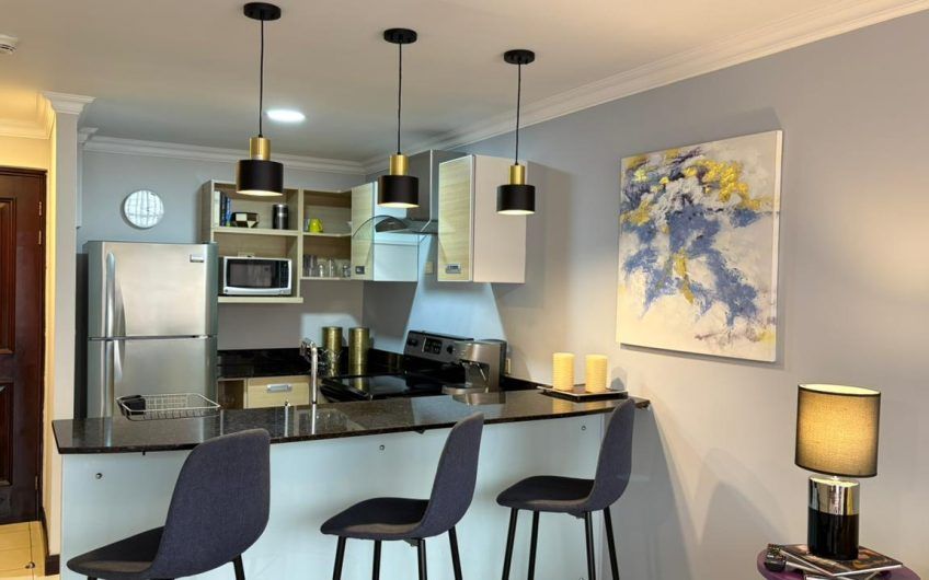 Avalon Santa Ana Centro! Apartamento amueblado con balcón