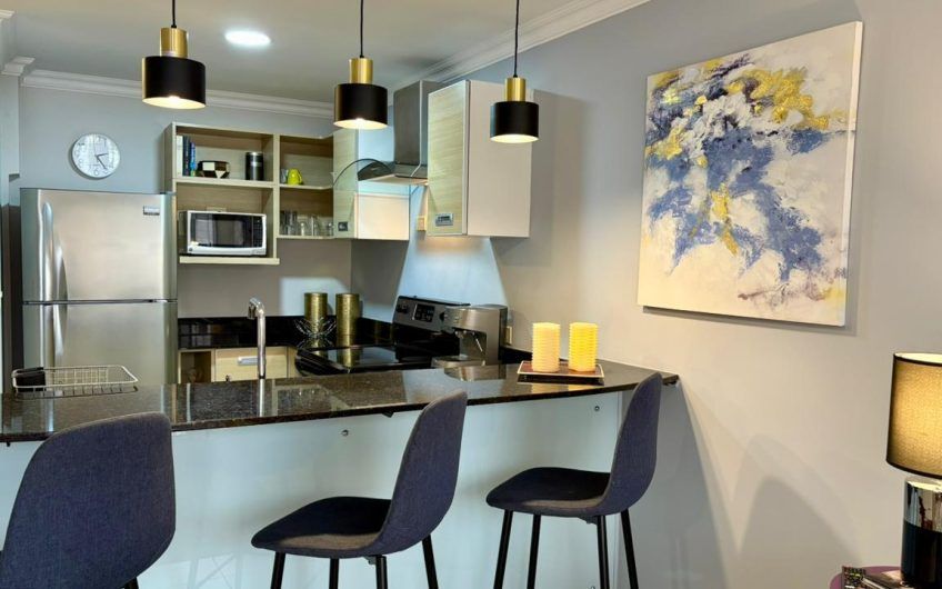 Avalon Santa Ana Centro! Apartamento amueblado con balcón