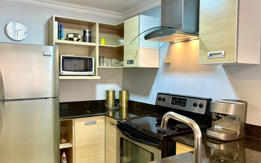 Avalon Santa Ana Centro! Apartamento amueblado con balcón