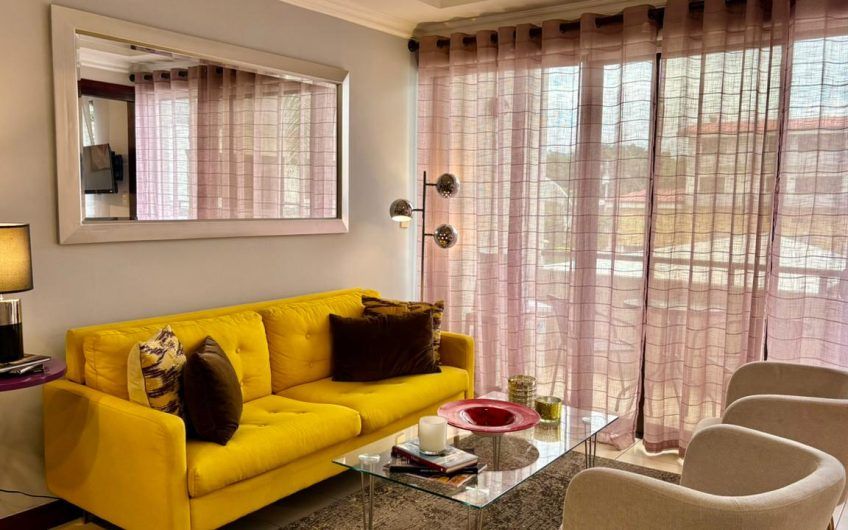 Avalon Santa Ana Centro! Apartamento amueblado con balcón