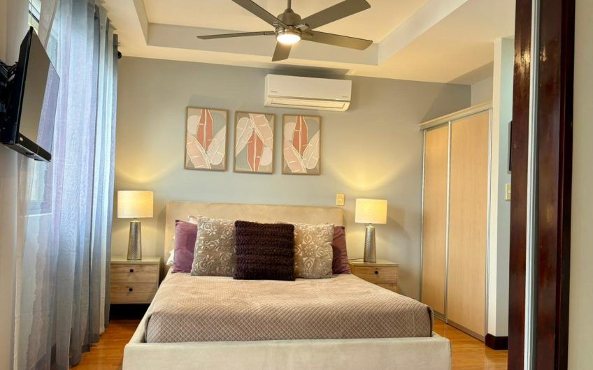 Avalon Santa Ana Centro! Apartamento amueblado con balcón