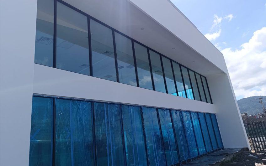 Edificio de 1.575 m2 para comercio u oficinas en San Rafael Escazú
