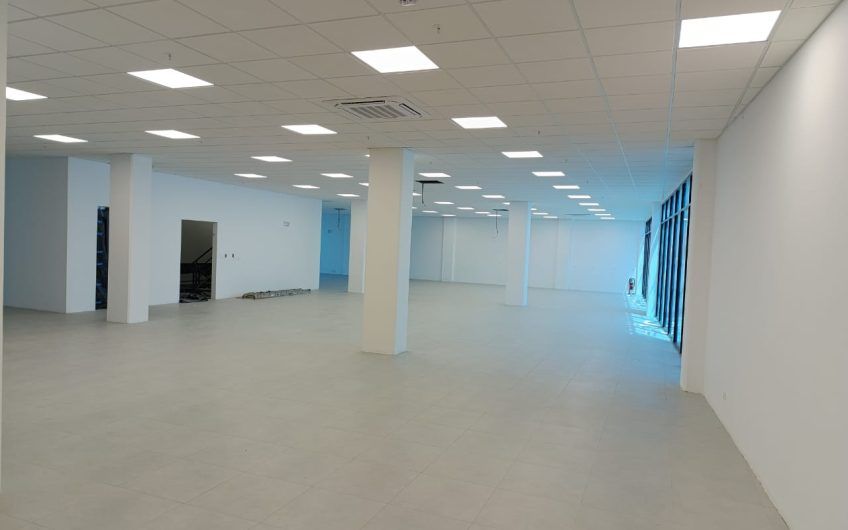 Edificio de 1.575 m2 para comercio u oficinas en San Rafael Escazú