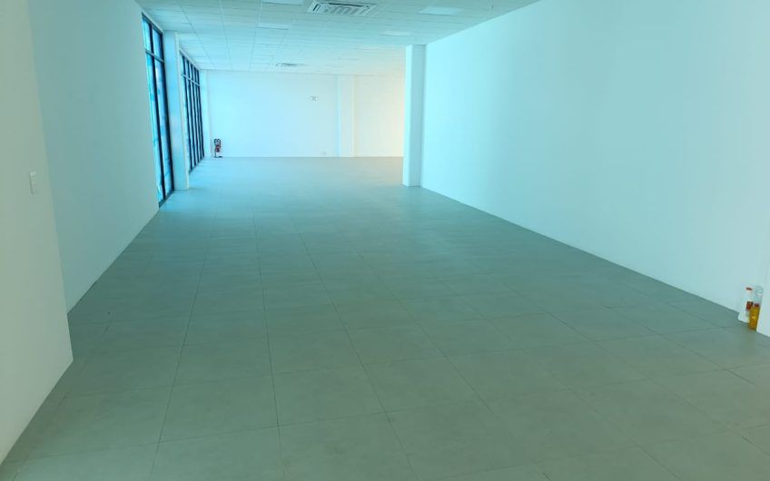 Edificio de 1.575 m2 para comercio u oficinas en San Rafael Escazú