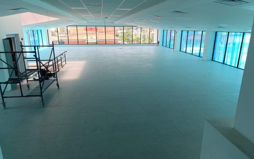 Edificio de 1.575 m2 para comercio u oficinas en San Rafael Escazú