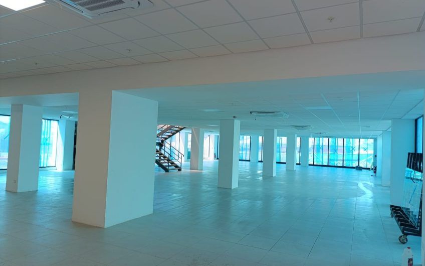 Edificio de 1.575 m2 para comercio u oficinas en San Rafael Escazú