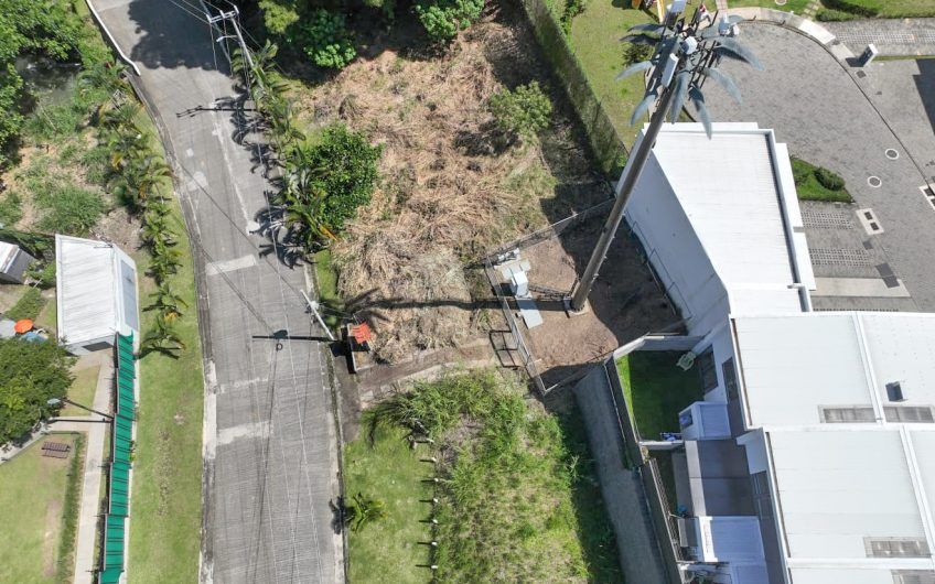 Oportunidad! Lote 1.408 m2 con renta mensual y para desarrollar en Escazú