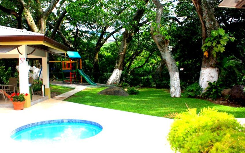 Avalon Santa Ana Centro! Apartamento amueblado con balcón