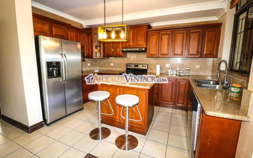 Apartamento de 3 habit. con vista x Country Club San Rafael Escazú