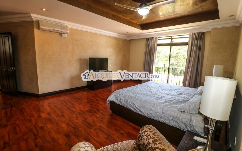 Apartamento de 3 habit. con vista x Country Club San Rafael Escazú