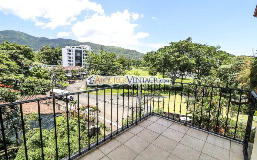 Penthouse amueblado de 302 m2 con vista x Country Club San Rafael Escazú